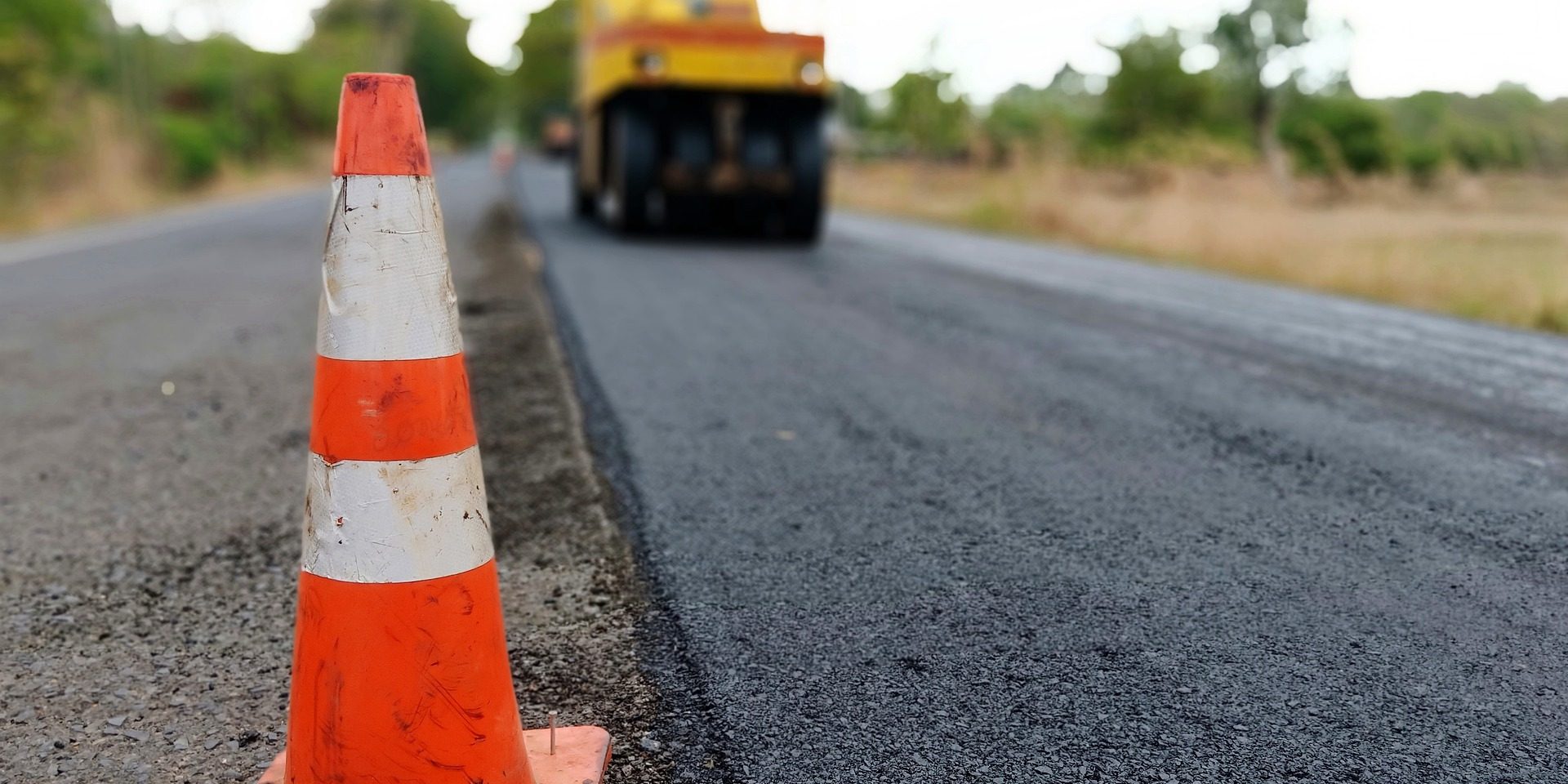 Asfalteren Asfalteren van een weg